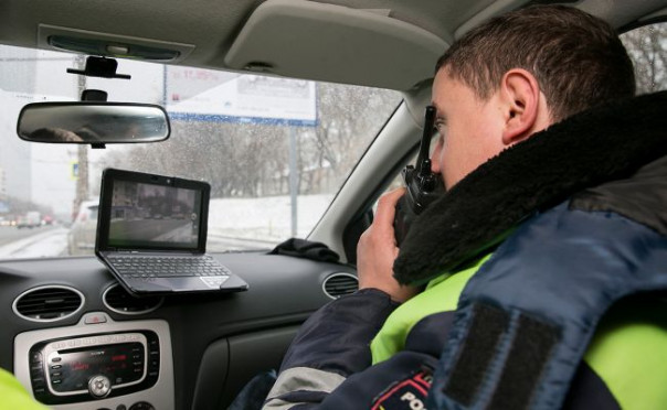 Вонзил отвертку в глаз: житель Воронежа, напавший на полицейского, получил 17 лет