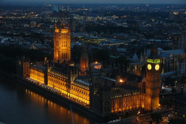 Члены Парламента Великобритании проголосовали за двух ведущих претендентов на пост премьера — ими стали Риши Сунак и Лиз Трасс