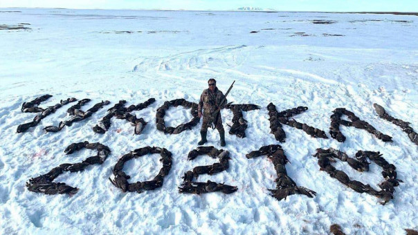 Обвиняемого в массовом отстреле гусей депутата нашли мертвым в Магадане