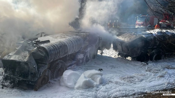 В Германии грузовик врезался в колонну машин американской армии