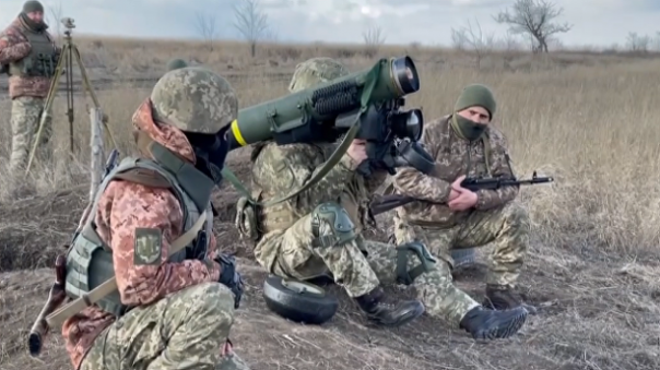 Украинские военные промазали при стрельбе из Javelin в Донбассе
