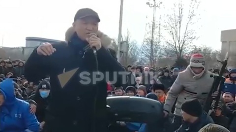 Протесты из-за повышения цены на сжиженный газ в Казахстане приобретают все более радикальный характер, начались жёсткие задержания