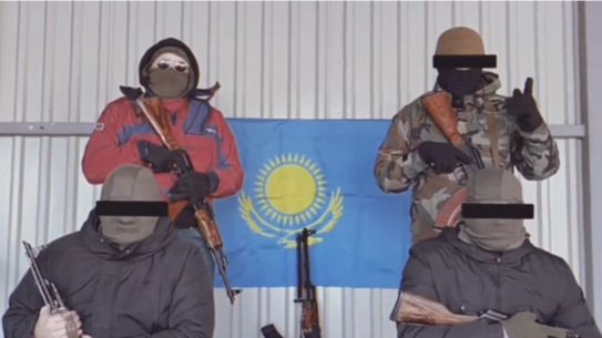 Скаклы лепят фальшивки. При съемках данного видео ни одного казаха... и рядом не стояло!