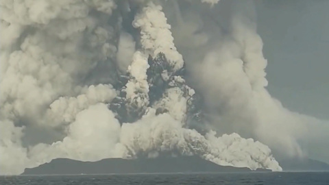 По Японии ударило цунами