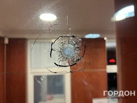В Киеве обстреляли офис пропагандона Гордона