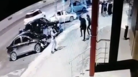 "Кровная месть": Стрельба в центре Черкесска попала на видео