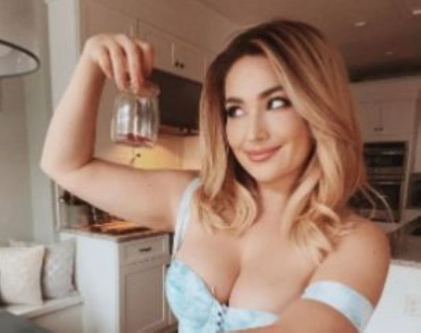 Модная инфлюенсерка рвёт тухес во имя развлечения скуконавтов