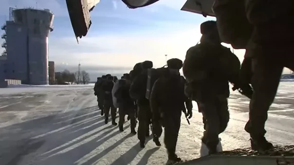 Из Казахстана вылетели 19 самолетов с российскими миротворцами ОДКБ