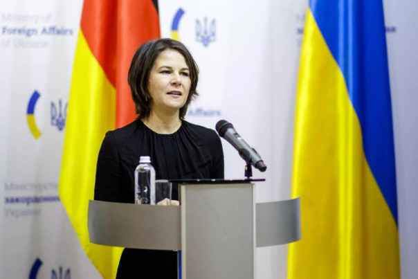 Василий Волга: Визит Бербок в Киев – последняя попытка остановить катастрофу