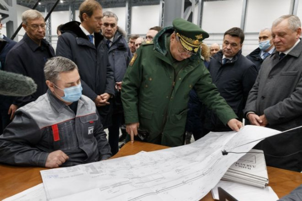 Шойгу проверил производство первого в России спецзавода дронов