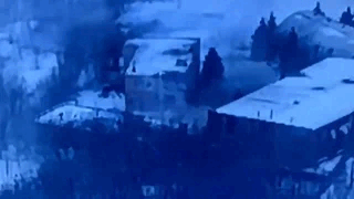 Укрофашисты опубликовали видео нанесения удара по складам в Донецке