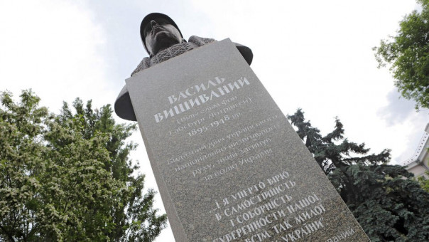 «Вышиваные» самозванцы