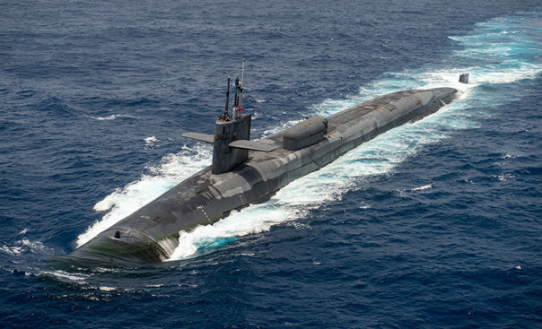 Российские моряки дали пинка американским подводникам - уроды, get out into neutral waters!