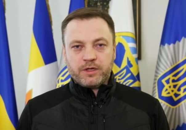 "Славянск больше не повторится": Министр МВД Украины пообещал расстреливать захватчиков административных зданий