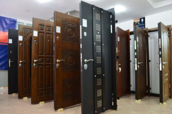 Как выбрать и купить металлические двери с установкой?