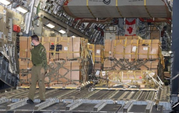В помощь укрофашистам на Украину прибыл самолет с оружием от Канады