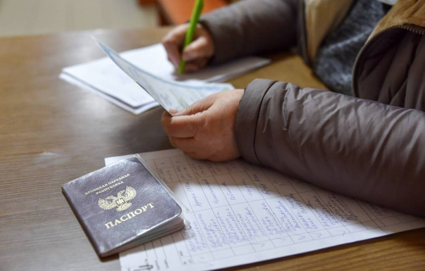 Около 950 тыс. жителей Донбасса подали заявления на гражданство России
