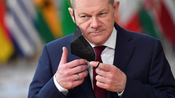 "Смешной геноцид" и другие номера недетского шоумена Олафа Шольца