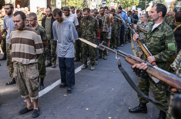 «Чтобы не пришлось потом бежать до Львова». ВСУ призвали срочно покинуть Донбасс