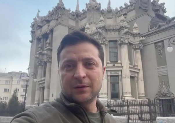 Зеленский: армия Украины не сложит оружие и будет защищаться