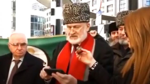 Скрывающийся от правосудия террорист Ахмед Закаев заявил о создании отрядов помощи для войны с Россией на Украине