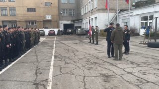 Глава Республики вручил Золотую Звезду Героя ДНР Владимира Жоги его отцу и новому комбату «Спарты»