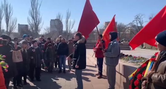 Жители Херсона впервые с 2015 года смогли почтить память советских воинов, освободивших город в ВОВ