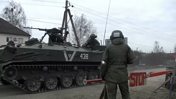 Российские десантники выставили блокпосты в Киевской области (Видео)