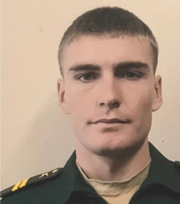 Обнаружил позиции укрофашистов и вступил в неравный бой