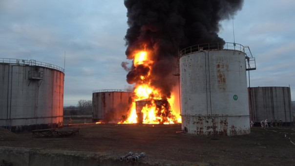 Глава СКР поручил возбудить дело из-за обстрела нефтебазы в Луганске