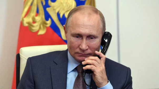Путин, Макрон и Шольц обсудили по телефону ситуацию на Украине