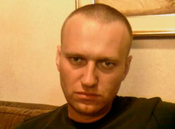 Обвинение просит 13 лет за особо крупное мошенничество, неуважение к суду и перевести Навального из колонии общего в колонию строгого режима