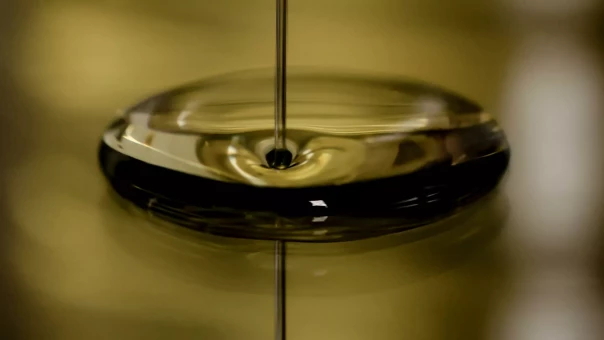 Саудовская Аравия ведет переговоры с Китаем о продаже нефти за юани