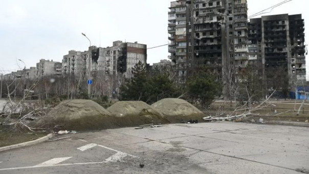 Войска ДНР ведут бои против украинских националистов в центре Мариуполя