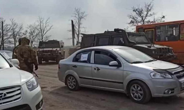 В Мариуполь прибывает техника спецназа РФ