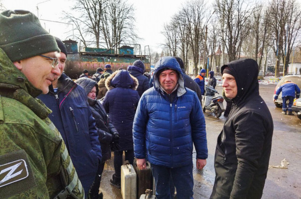 Депутаты НС ДНР передали медикаменты в больницы освобожденных Бугаса и Волновахи