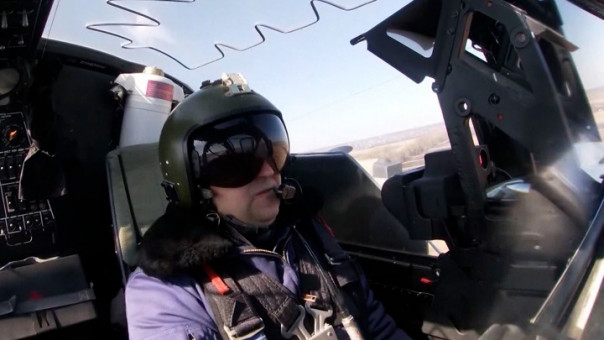 Летчик Иван Болдырев рассказал, как приходилось вызывать огонь на себя...