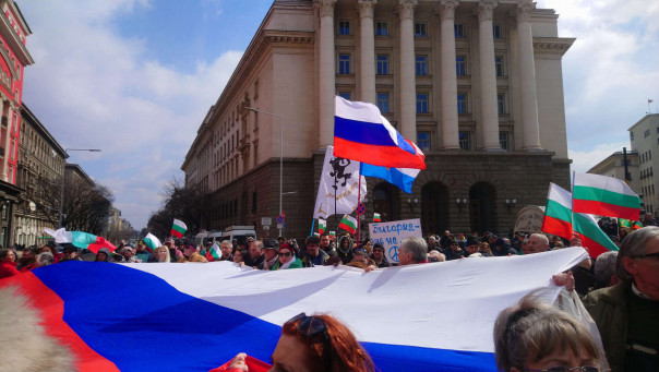 АнтиНАТОвские демонстрации вытеснили митинги в поддержку Украины