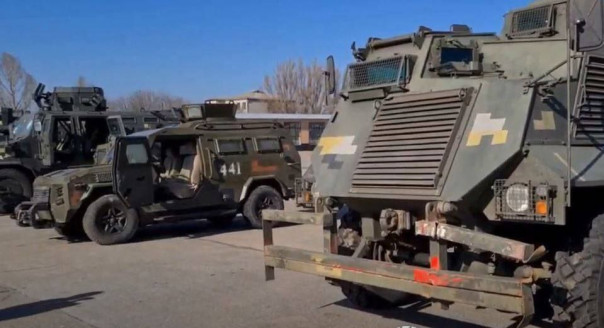 Выставка трофейной техники | Подрыв заминированной БМП-1 ВСУ | Донбасс завален трупами и сожженной техникой ВСУ | Подборка видео