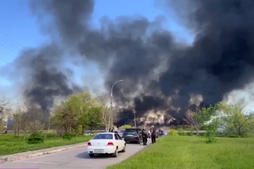 Весь город в чёрном дыму: В Херсоне произошёл большой пожар