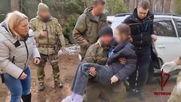 Росгвардейцы спасли девочку, попавшую под обстрел в Киевской области