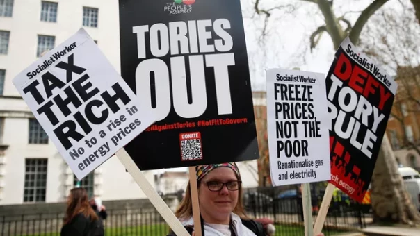 Independent: в Британии начался крупнейший с 1950-х годов спад уровня жизни