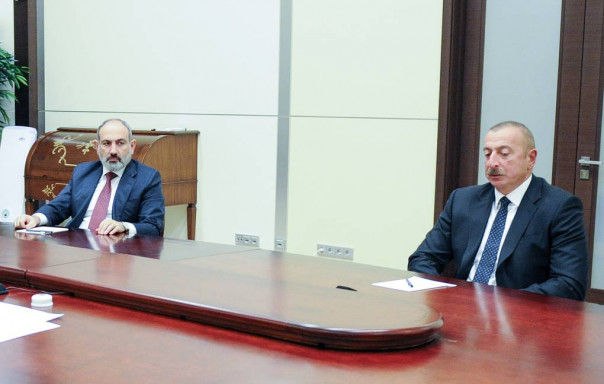 Алиев и Пашинян поручили главам МИД начать подготовку к мирным переговорам