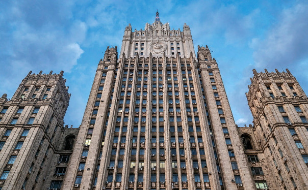 МИД: Россия при необходимости может расширить список нежелательных лиц из ЕС и США