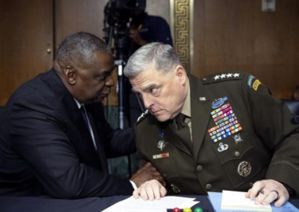 Западные генералы строевым шагом идут на сайт "Миротворец"