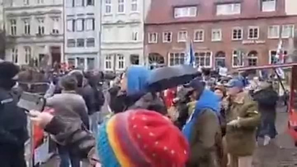 Немцы освистали Шольца после его слов о Путине