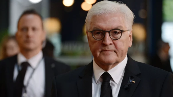 Зеленский отказался принять Штайнмайера из-за его связей с Россией