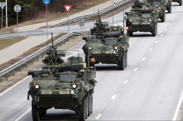 В Латвии наблюдается передвижение войск к границе