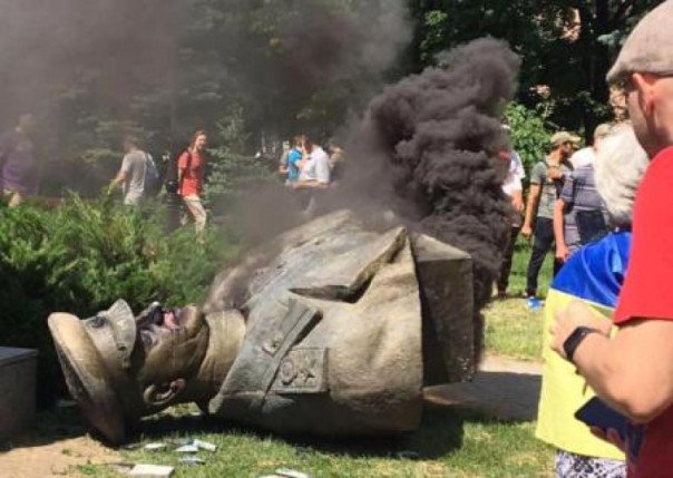 «Победили» Жукова – тросом за шею… Владимир Скачко