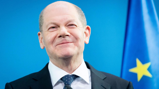 Канцлер ФРГ Шольц заявил, что нельзя допустить победы России на Украине